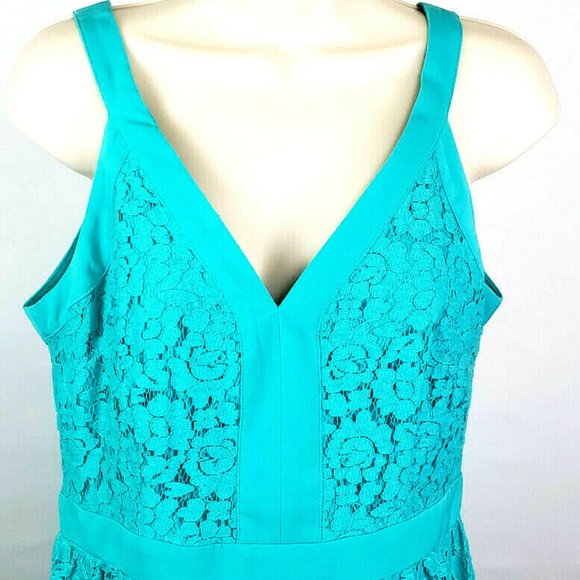 Nicole by Nicole Miller Sleeveless Lace Dress - Picture 5 of 12